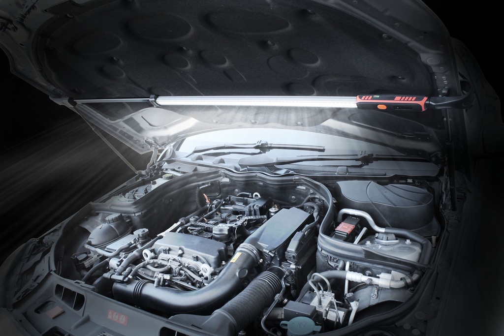 UNDER BONNET WORK LIGHT